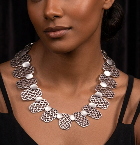 NECKLACE – 1226